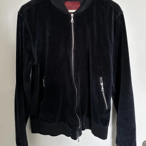 Limitato tröja - Strl M mörk blå snygg limitato tröja