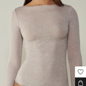 Intimissimi tröja - Intresekoll på min intimissimi tröja!💓 tröjan är i fint skick och inga skador osv! Den är som ny💌 skriv om du är intresserad 