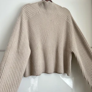 Stickad tröja  - Stickad tröja för billigt pris 