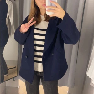 Kappa lindex - Marinblå jacka från Lindex i nyskick.bilderna är lånade