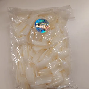 Tippar - Säljer ett kitt med 500st tippar, jag beställde dem och när de kom så ångrade jag med med att vilja göra naglar så därför kommer de inte till användning 