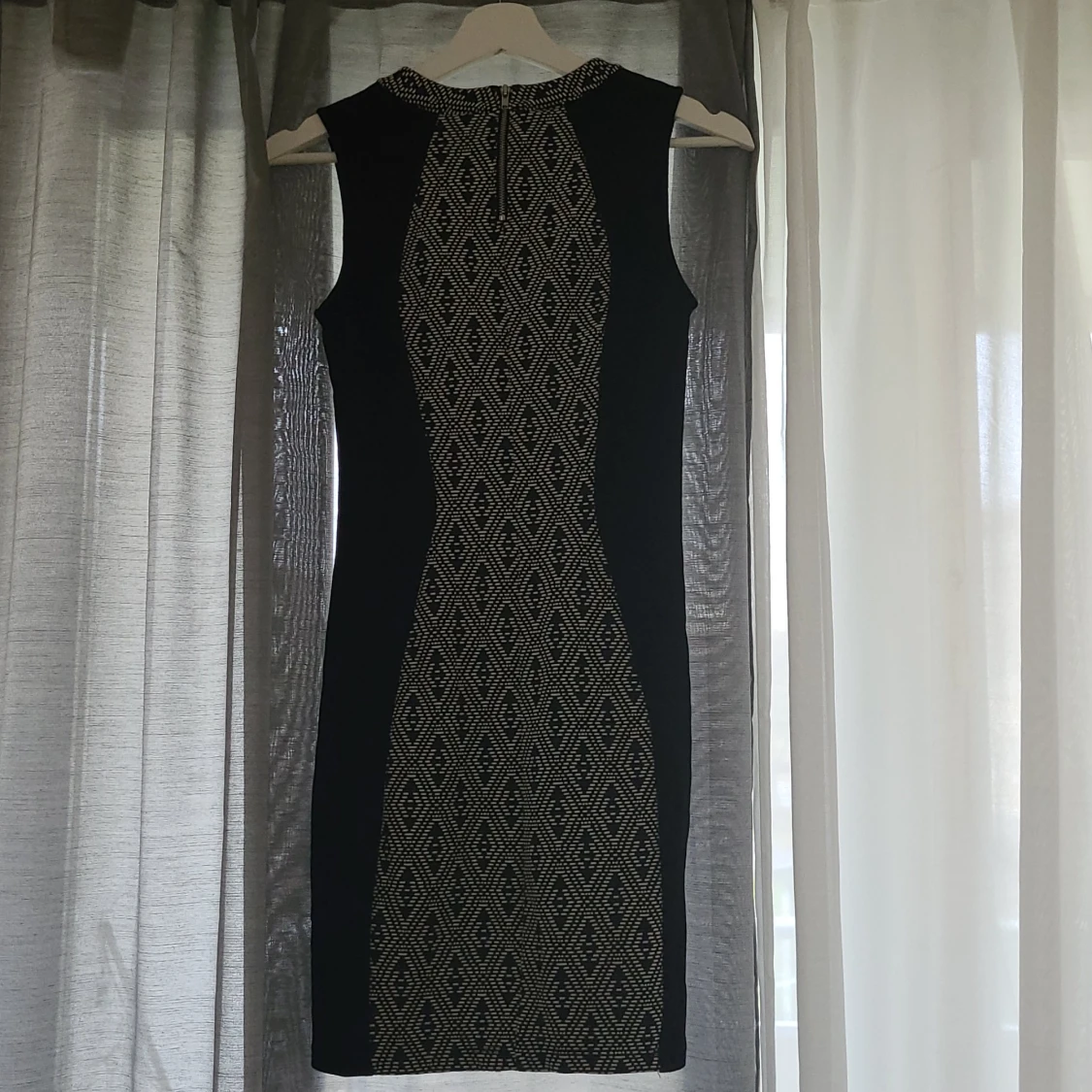 Kroppsformad klänning - 90