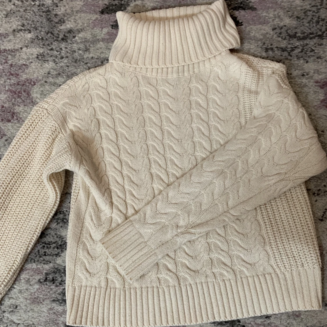 Stickad tröja