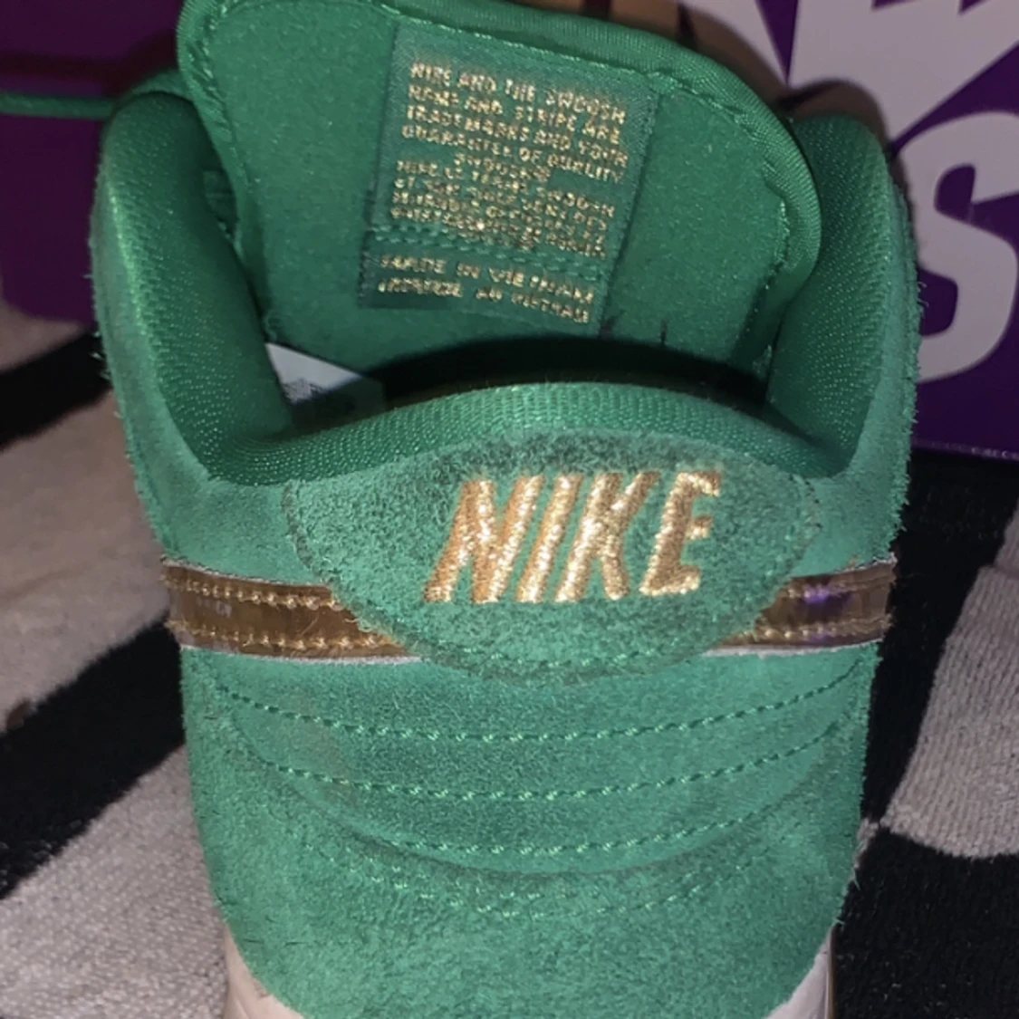 Nike sb dunk low St. Patrick’ day.storlek 40 - 91