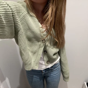 Kofta  - Så fin kofta perfekt nu till sommaren men den kommer tyvär inte till användning längre Skiv för frågor eller funderingar ❤️❤️🥰🥰