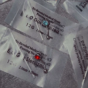 Navel piercing set - Navel piercing set  1 nål och 1 navelsmycken för 29kr!!