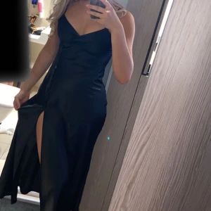 Långklänning från zara! - Såå fin klänning som jag bara använt 2ggr🤎