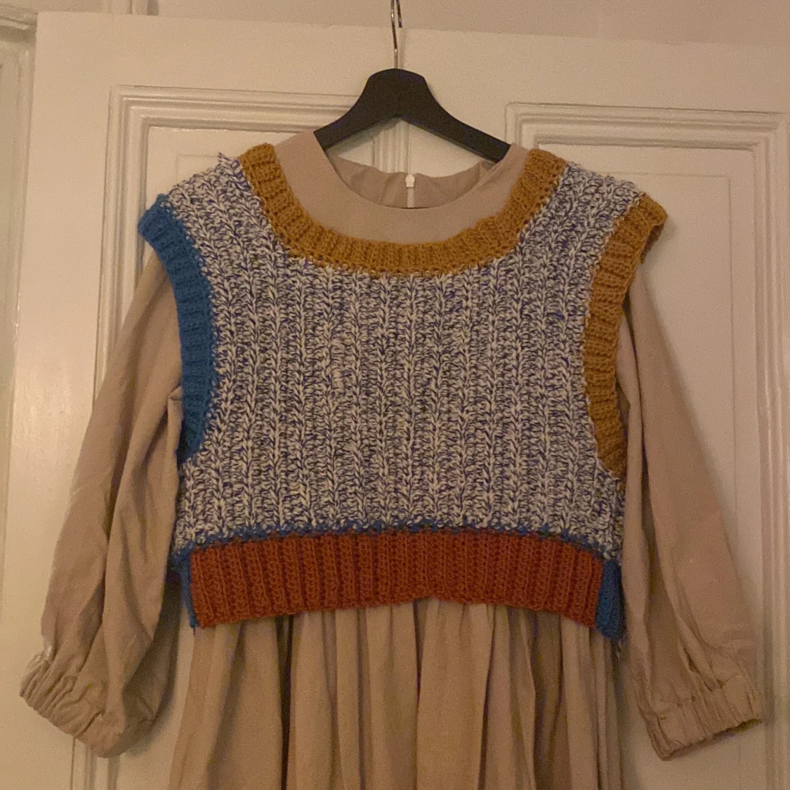 Virkad väst i återvunnet garn - 90