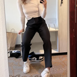 Kostymbyxor  - As snygga kostymbyxor som tyvärr blivit för små för mig. 💗 är från Bik bok och är i mycket fint skick😁