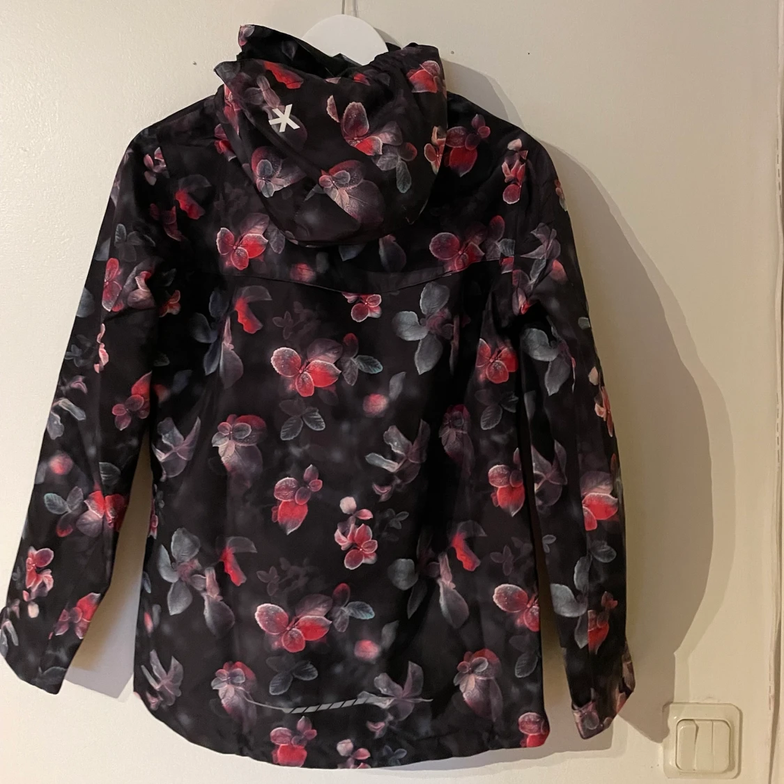 Blommig everest regnjacka, storlek 158-164 - 90