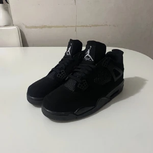 Jordan 4s Black Cats - Fina, frächa jordans storlek 44 finns i Stockholm 