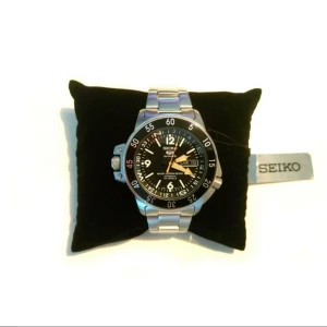 Seiko 5 SKZ211K1 - Seiko 5 sport skz211k1  Använd Max 2-3 gånger   Pris kan diskuteras vid snabb affär 