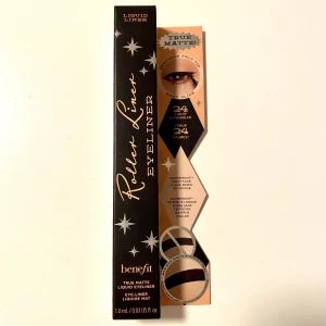 Benefit Liquid liner black - oanvänd - Benefit Liquid roller liner true matte - Black Oanvänd