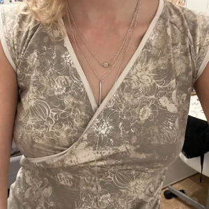 Halsband - Tre halsband i ett!! 15 kr frakt 💜