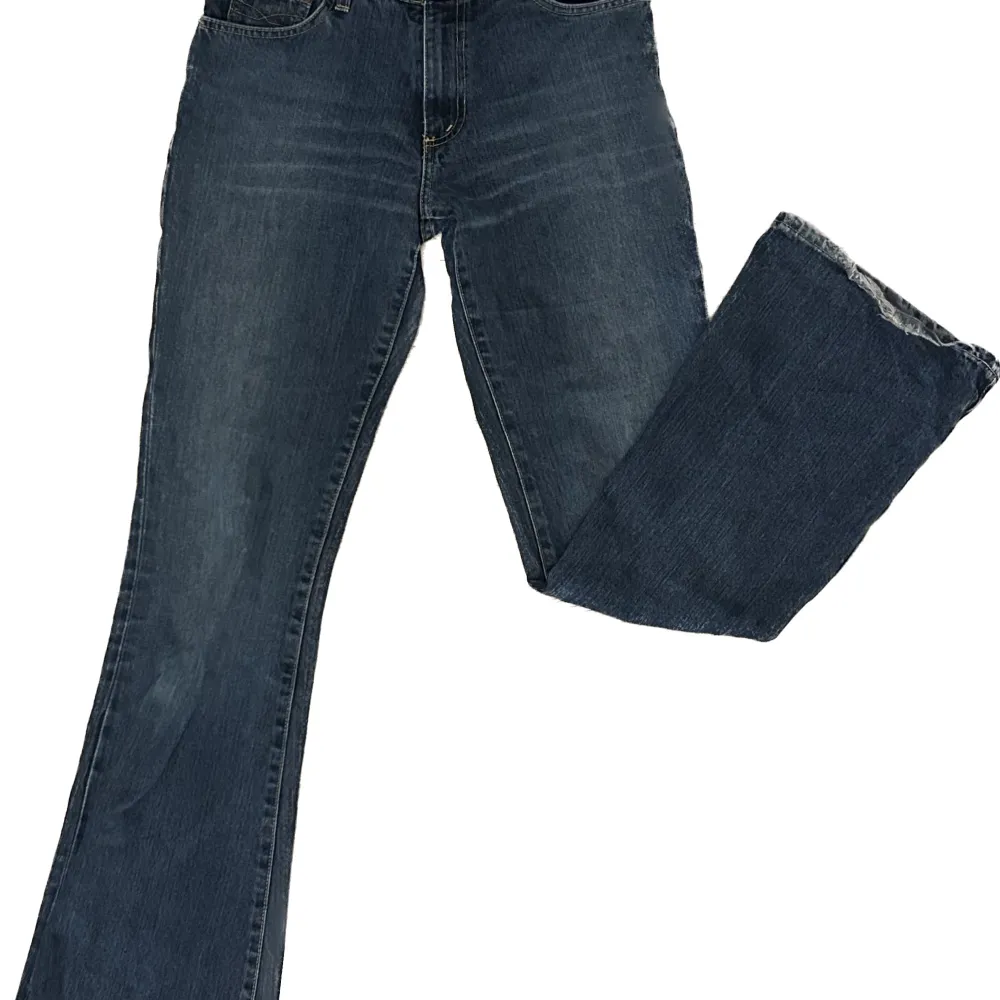 Säljer lågmidjade bootcut jeans från Crocker Modellen är 334💕 Fint skick💞. Jeans & Byxor.
