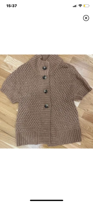 Tröja/kofta - Säljer denna jättefina tröjan från banana republik, lånad bild!