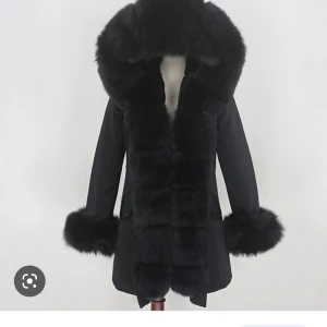 Parka jacka - Storlek S. Säljer då den inte kommer till användning längre. Kan mötas upp. Pris kan diskuteras. 