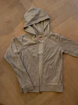 Juicy Couture tröja (barnstorlek XL) - Juicy Couture tröja (barnstorlek XL)