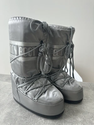Moon Boots  - Silver, 39-41 (Fits you who are also size 38). Purchased from Nathalie Schuterman butik. Very good condition only worn a few times. 