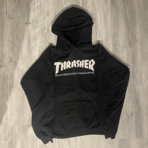 Thrasher Skate Magazine Hoodie - Fet Thrasher Hoodie i bra skick🔥 Cond: 8/10🤝 Kan gå ner i pris vid snabb affär👀👍