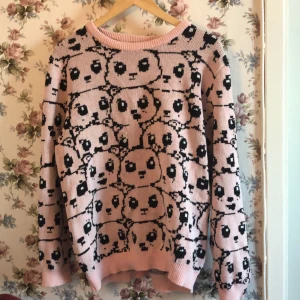 Tröja - Rosa tröja med pandor 