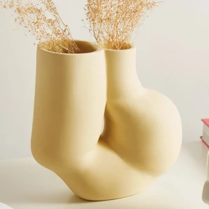 Hay vas - Ljusgul chubby vase från HAY. Använd men inga märken på utsidan 🧡Nypris ca 900kr