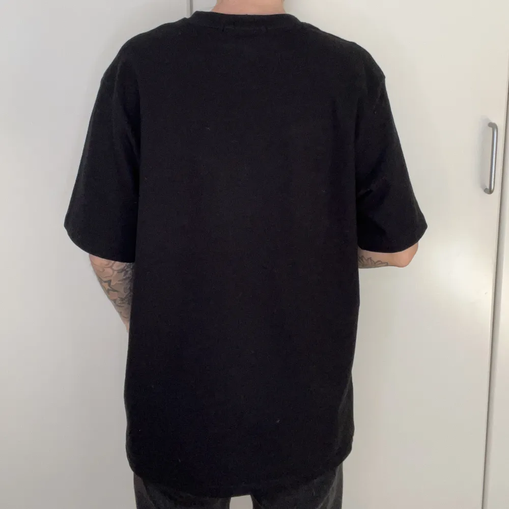 Aldrig använd, några veckor gammal  Jag är 160 cm lång  Kan mötas upp eller skicka. T-shirts.