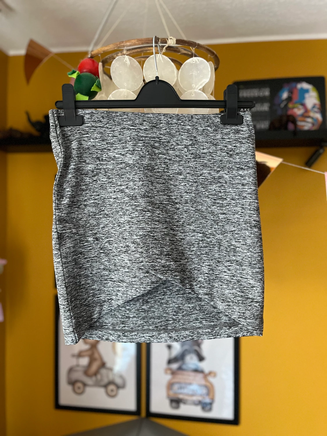 Oanvänd grå kjol från Terranova st. S