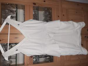 Fin vit klänning storlek 42