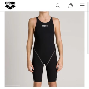 Arena skin  - Säljer min tävlingsbaddräkt från arena. (Har slutat på sporten)💗 bara skick! Köpte för 3000kr men säljer för 750kr🫶Skriv för flera bilder 