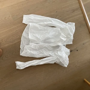 Oanvänd zara tröja - Oanvänd skjorta från Zara 🤍 50 kr + frakt