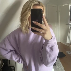 Lila tröja - Jättefin lila tröja i storlek S, använd fåtal gånger❤️  Nypris 299❤️
