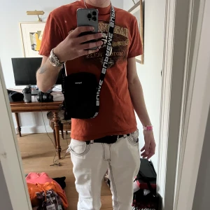 SUPREME SHOULDERBAG (SS18) - Skön väska jag köpte på drop ss18 