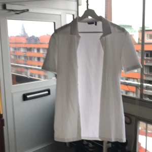 Kortärmad skjorta  - Kortärmad asos skjorta. Märkt L men känns som M