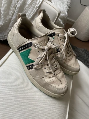 Maje Sneakers  - Använd endast ett fåtal gånger, som nya! Storlek 37. Nypris 240€ (cirka 2500kr) 