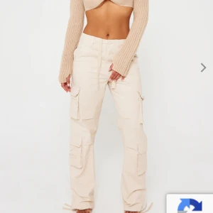 Cargo  - Säljer dessa cargo byxorna dom är knappast använda och är jätte fina dom e lite för små för mig darför säljar jag de original pris 950kr