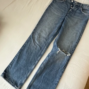 ZARA Jeans - JEANS STRAIGHT MED SLITNINGAR  MARINBLÅ 