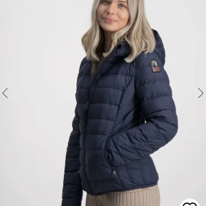 Parajumpers - Storlek S/M 12, 13, 14, mörkblå, köpt för 3499 sälgs för 999, 