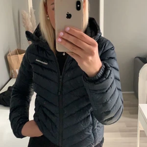 Peak performance jacka  - Säljer nu min peak performance jacka, jätte fint skick, pris kan diskuteras! 💞
