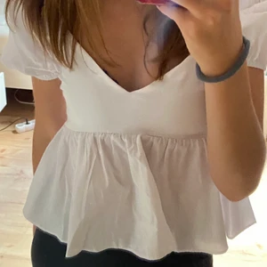 Nakd topp - Fin topp från nakd som knappt är använd, är i nyskick så säljer den för 60+66 kr frakt❤️ 