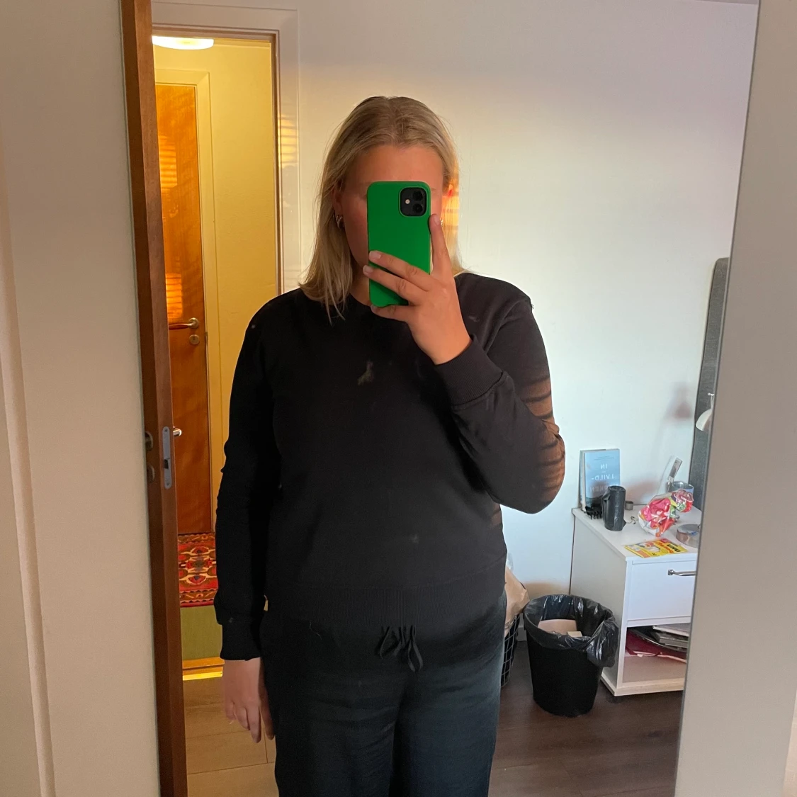 Svart sweatshirt  - 90