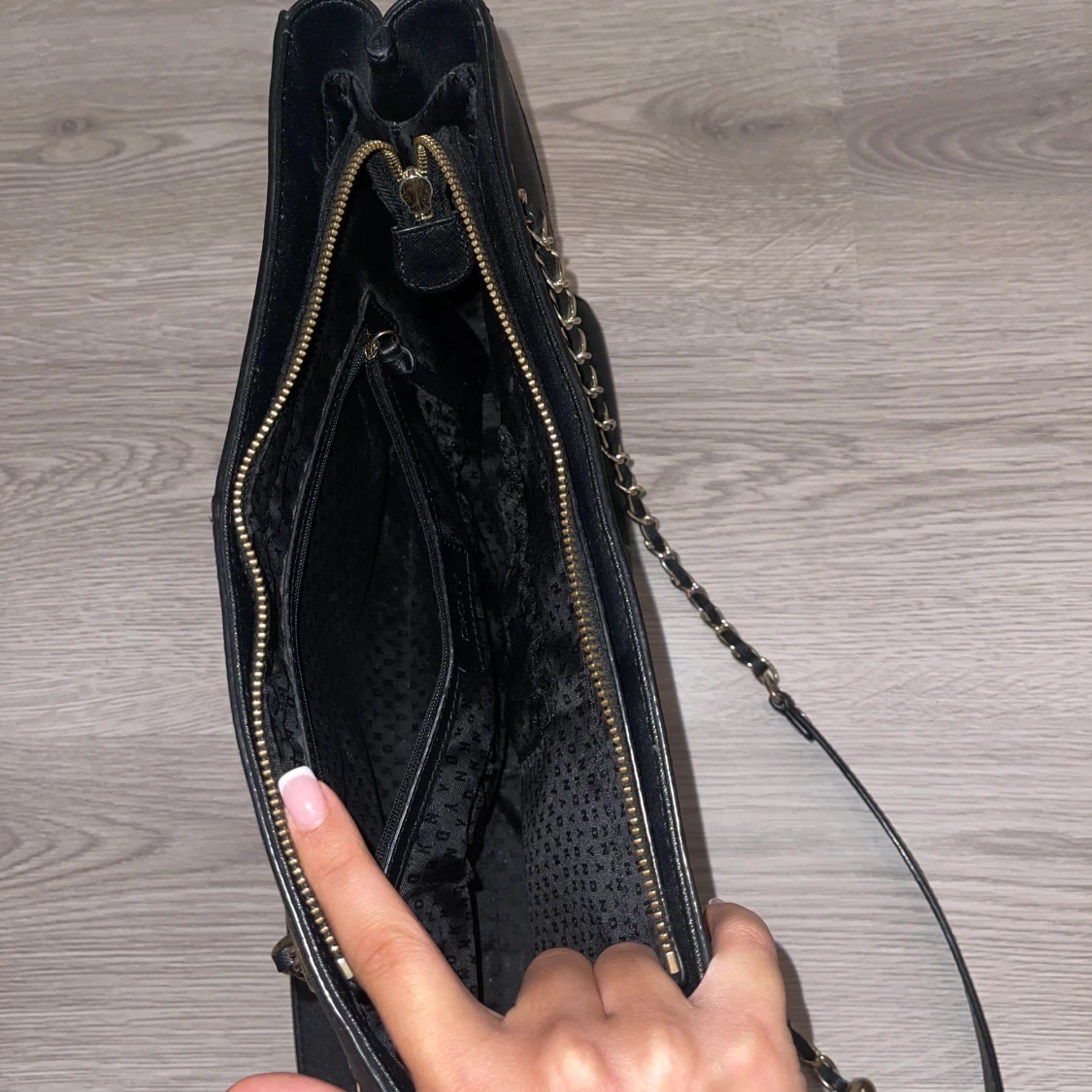 Svart DKNY Väska - 90