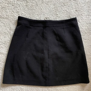 Svart kjol monki - Svart kjol från monki strl 38. Dragkedja bak. 