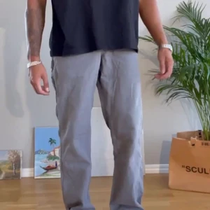 Carharttpants - Vintage relaxed fit carhartpants. Beställde dom från en vintage hemsida men det var tyvärr för stora. Jag betalade 699 plus frakt ganska dyrt..