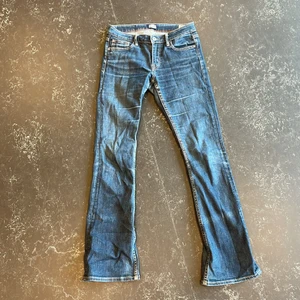 Lågmidja bootcut croker slimfit 231 -  Normal använda bootcut och lågmidjade 93% bomull 5% polyester 2% elastan köpare står för frakt 