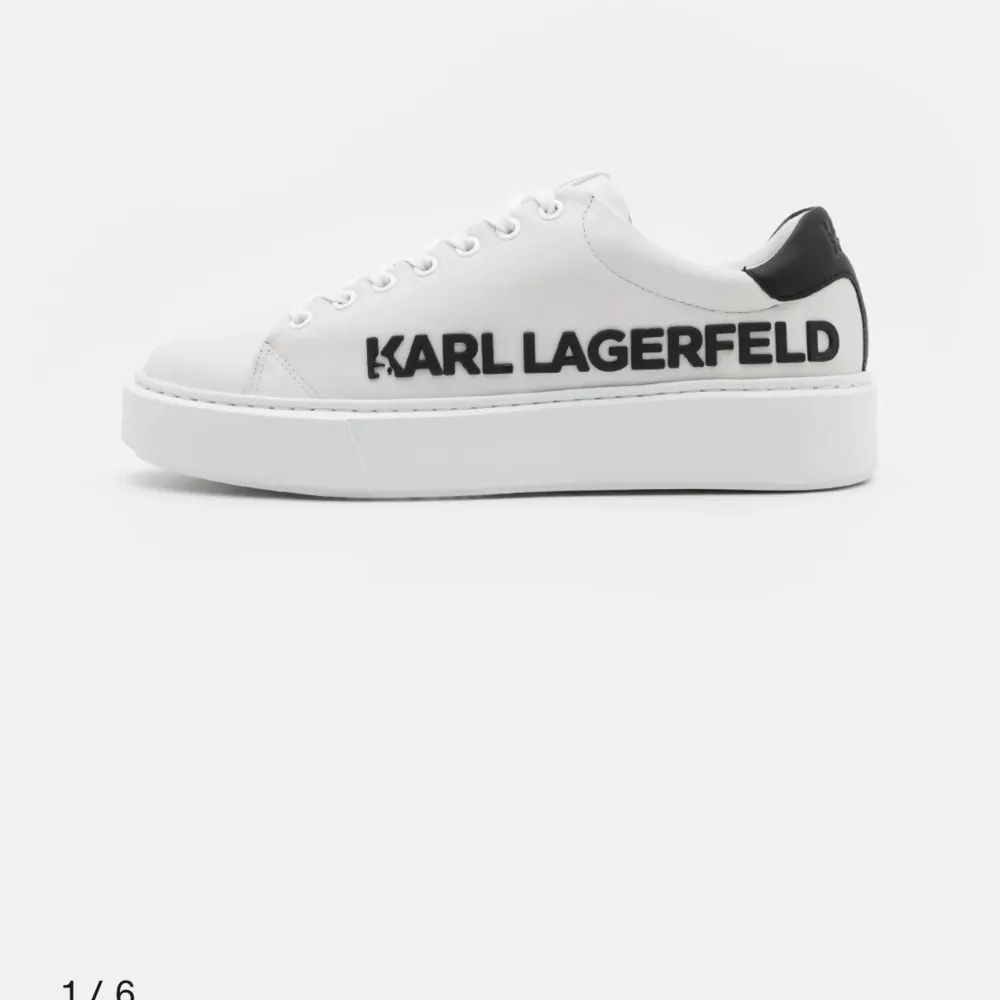 Säljer dessa Karl Lagerfeld skor i storlek 41💓 köpte dom för 2400 kr i höstas på zalando och använt dom 2 gånger så dom är i helt ny skick 😊 skriv privat för egna bilder ⭐️. Skor.
