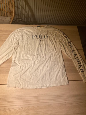 Ralph lauren tröja - Ralph lauren tröja inte sönder nånstans den är i bra skick 