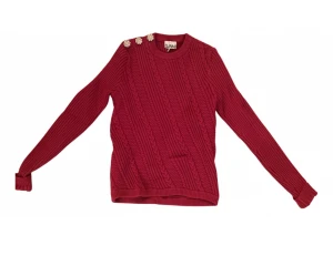 Tröja från GANNI - Cerise tröga från GANNI. Strassprydda knappar på axeln. Aldrig använd, men små lösa trådar på ett ställe.