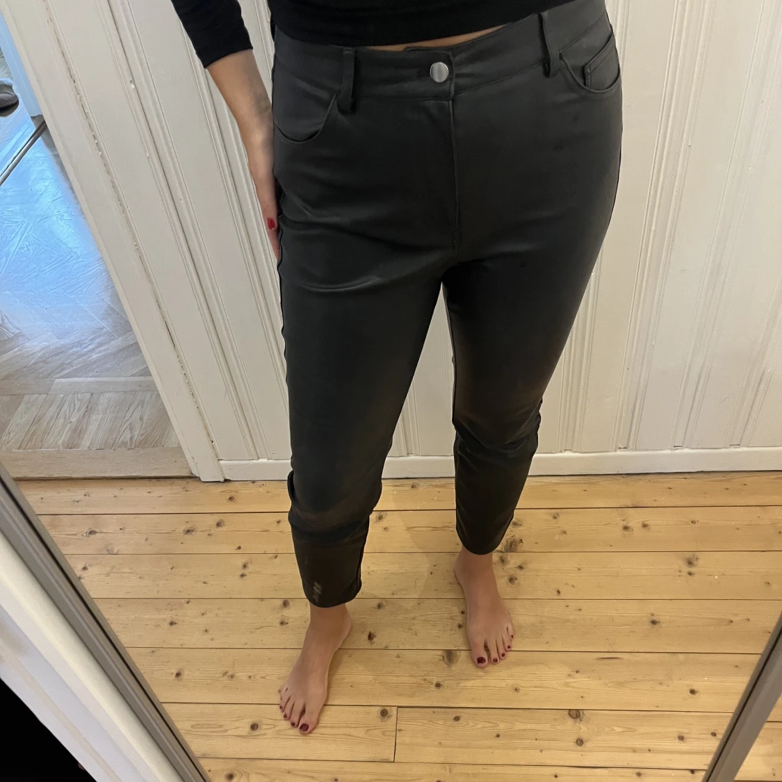 H&M fake läderbyxor  - 90