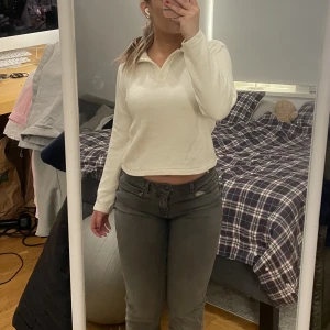 Frotté tröja - Såå söt frotté tröja från Zara som tyvärr inte kommer till användning:( storlek S ☺️💕